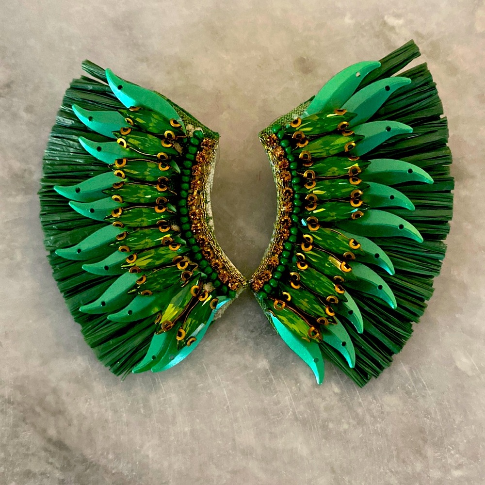 Green feather look earrings